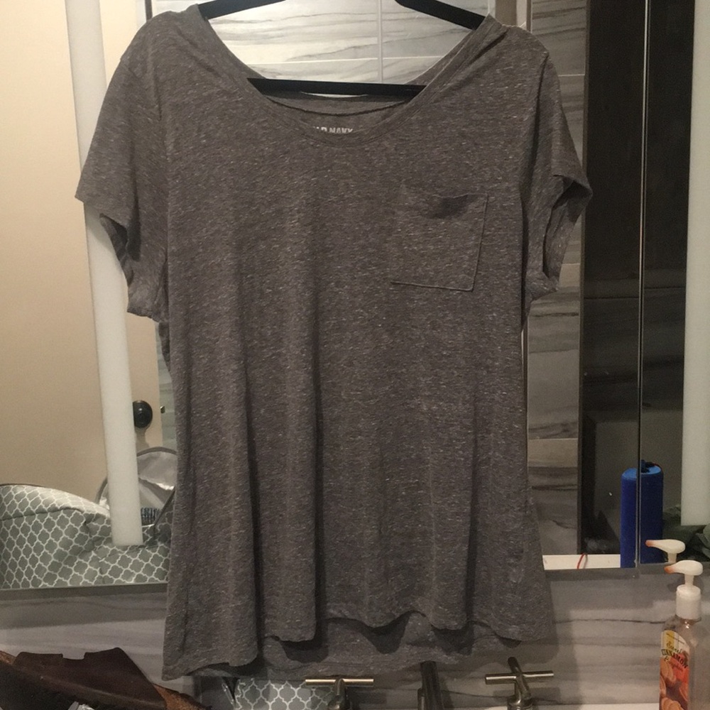 gray old navy front pocket tee